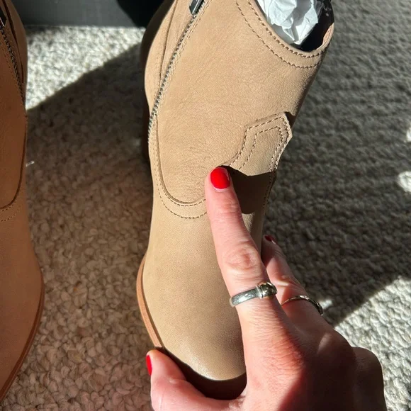 NWB Frye Reina Bootie in Ash - Picture 9 of 11